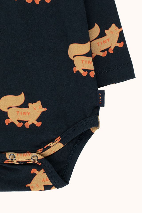 Foxes Body Navy Camel